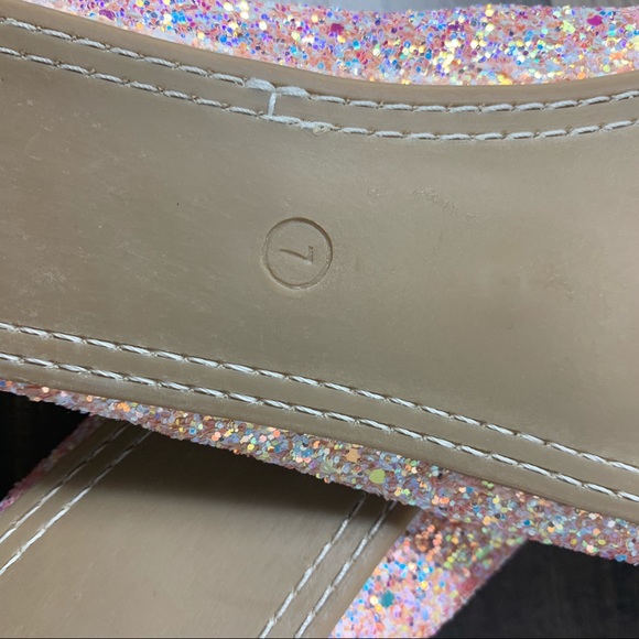 Pink sparkly shoes - Picture 2 of 3